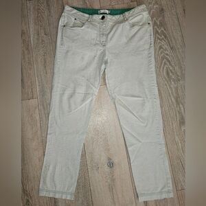 Nutria Women's 44 High-Rise Straight Leg Jeans Light Green